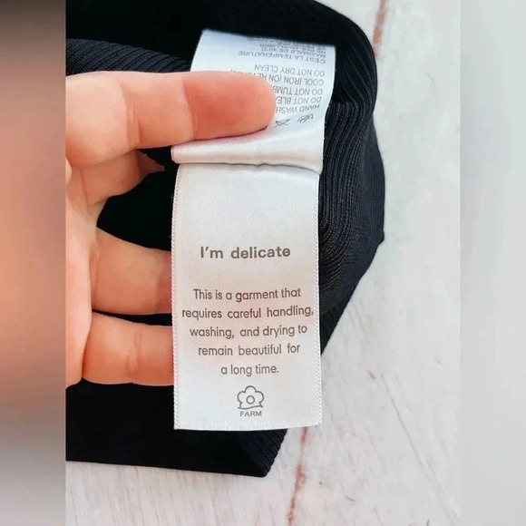 Anthropologie Farm Rio Bandeau Front Cut Out Crop Top in Black Size Small NWOT - Picture 11 of 11